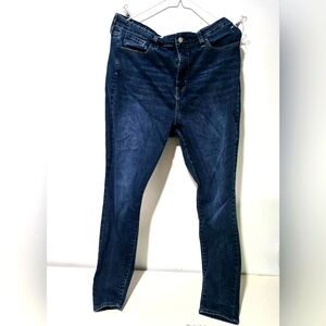 Women's Levi's size 33x28